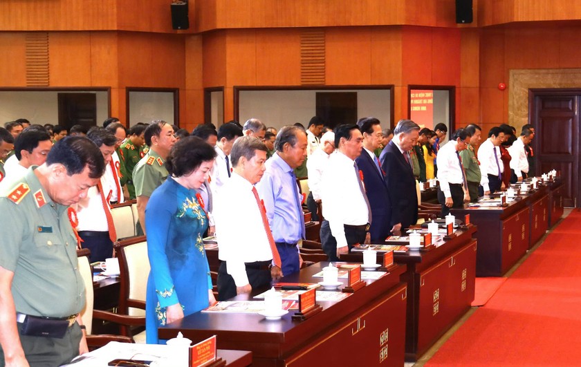 Phút mặc niệm cố Tổng Bí thư Nguyễn Phú Trọng. Ảnh: Hoàng Thịnh