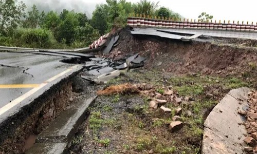 Sạt, lún kéo dài trên 200m, sâu từ 3-5m.