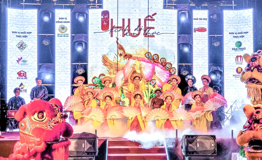 Quảng bá văn hoá Huế qua các kỳ Festival.