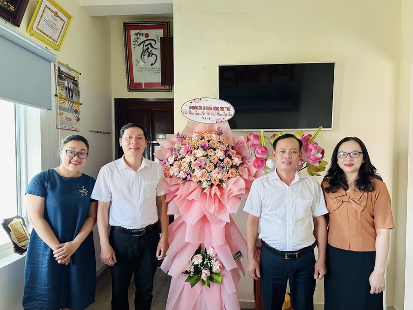 Sở Thông tin và Truyền thông tỉnh Thừa Thiên Huế chúc mừng Ngày Báo chí Cách mạng Việt Nam tại địa chỉ liên lạc ở Thừa Thiên Huế.