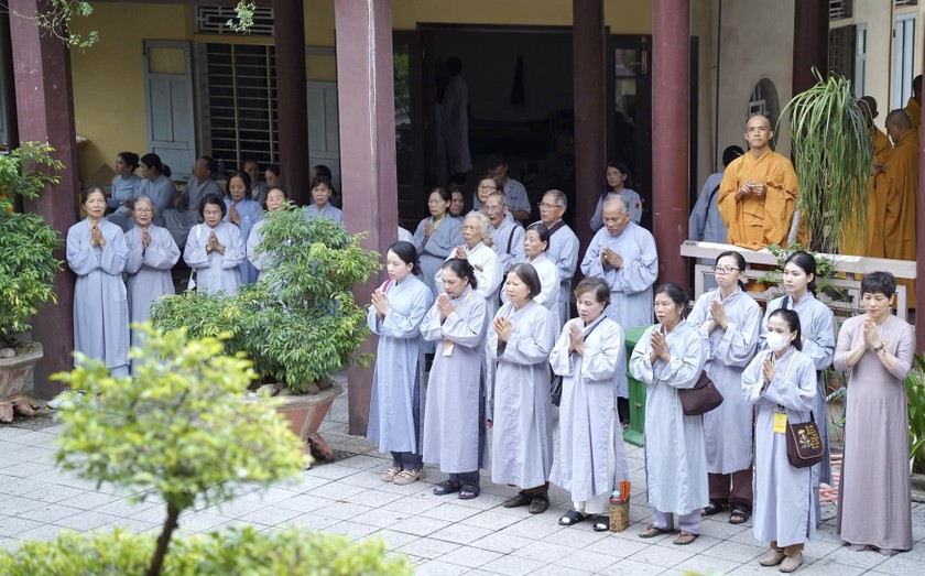 Vu lan là dịp để các phật tử trở về chùa nghe nói về đạo hiếu, bổn phận làm con đối với công ơn sinh thành của cha mẹ.
