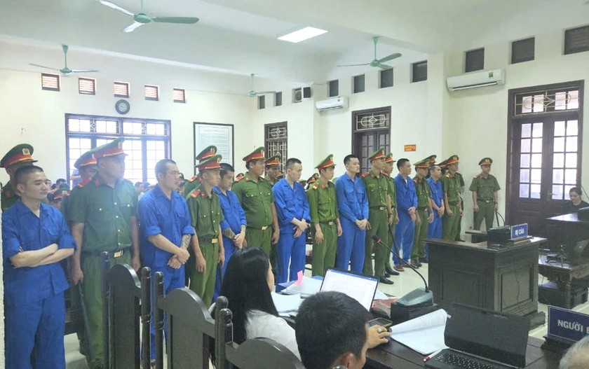 Các bị cáo trong vụ án nghe đại diện VKSND tỉnh Quảng Trị đọc bản luận tội.