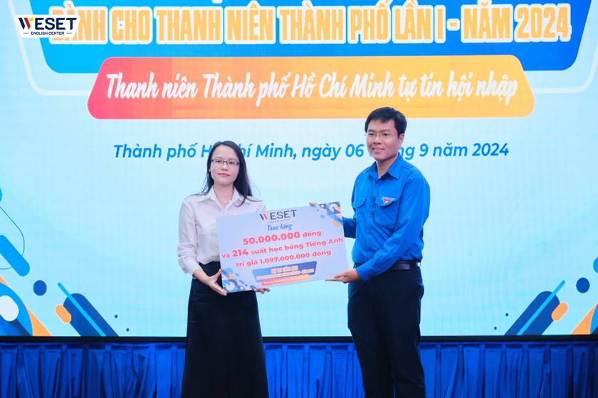 Hơn 200 suất học bổng được trao cho Đoàn viên, thanh niên TP HCM.