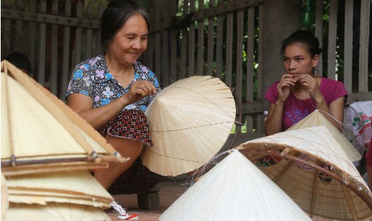 Làng nghề làm nón Nga Sơn vang danh một thời. Ảnh: Xuân Hồng.