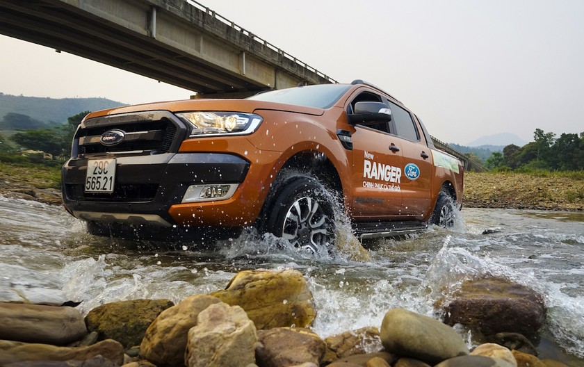 Xe bán tải Ford Ranger vẫn giữ vững ngôi đầu tại thị trường bán tải Việt Nam 