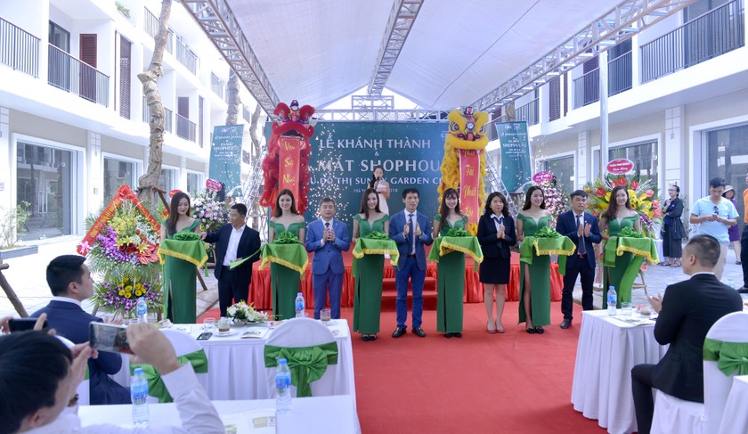 Ban lãnh đạo Tập đoàn CEO cắt băng Khánh thành & Ra mắt Shophouse khu đô thị Sunny Garden City