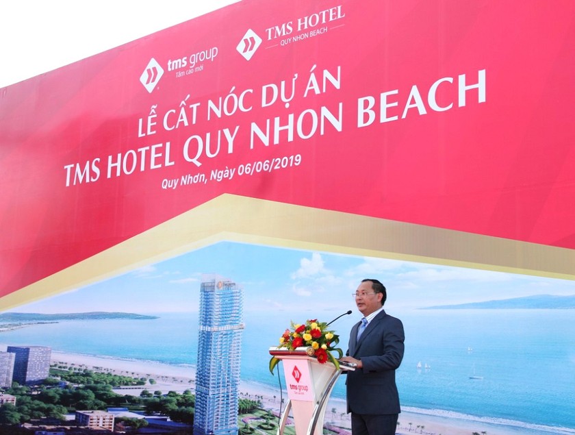 Ông Nguyễn Việt Thung – Phó Chủ tịch Tập đoàn TMS phát biểu khai mạc lễ cất nóc dự án TMS Hotel Quy Nhon Beach – Biểu tượng mới tại Quy Nhơn