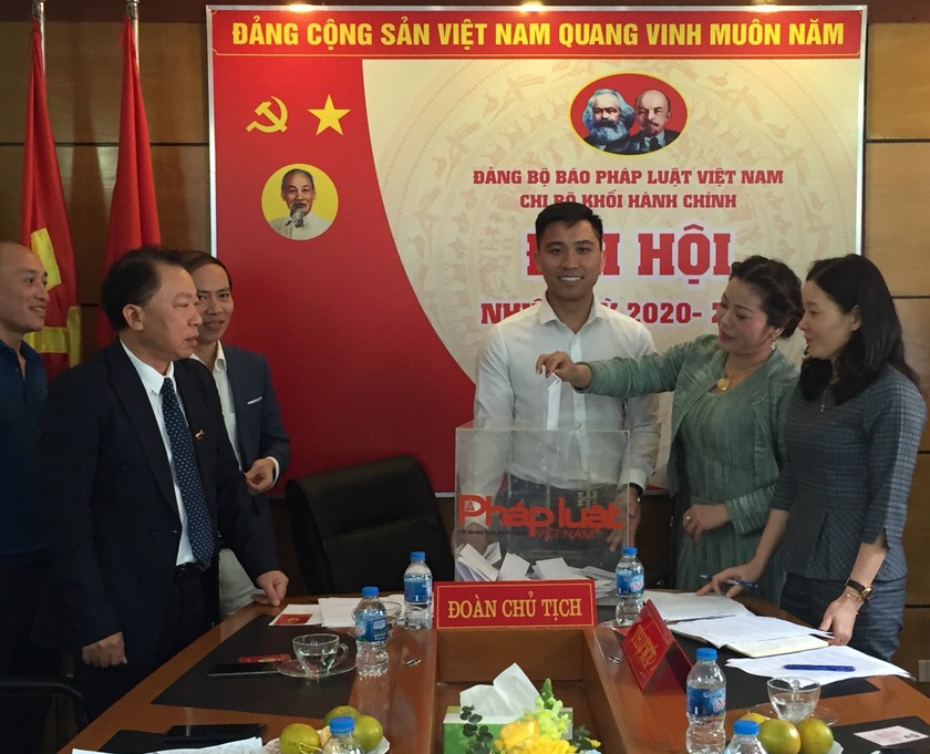 Đại hội tiến hành bầu cử