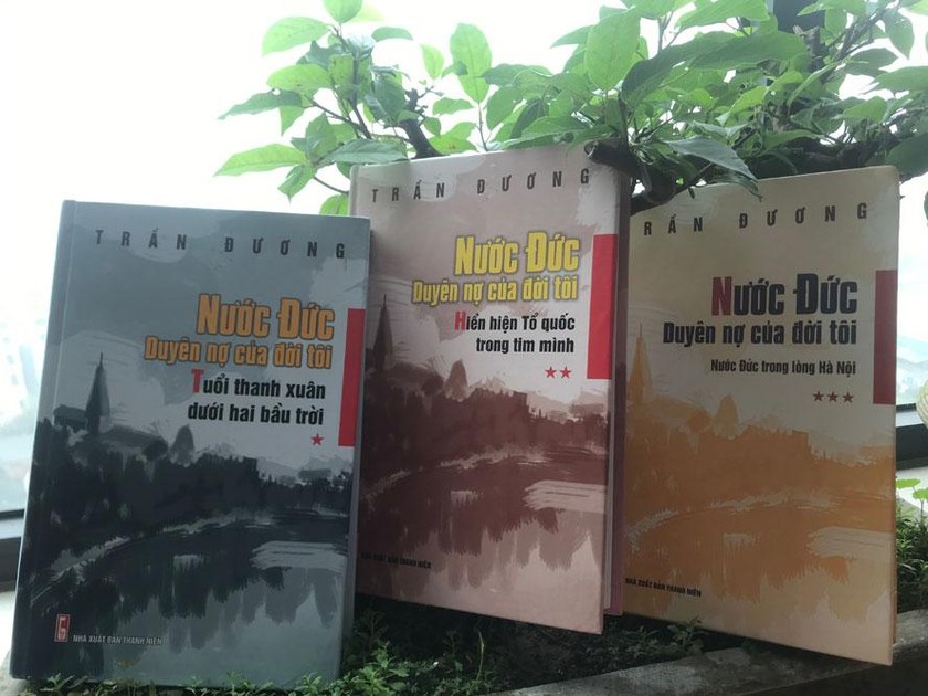 Bộ sách mang tít chung là “Nước Đức - duyên nợ của đời tôi”, dày tổng cộng trên 2000 trang