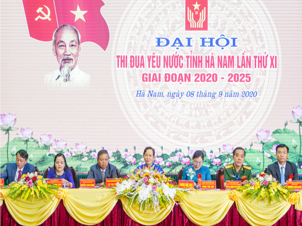 Đoàn chủ tịch Đại hội