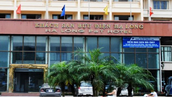 Khách sạn Bưu điện Hạ Long bị phản ánh cung cấp bữa ăn không đảm bảo chất lượng cho người cách ly y tế chống Covid-19.