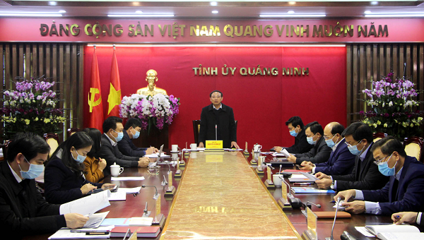Bí thư tỉnh Quảng Ninh Nguyễn Xuân Ký chỉ đạo tại cuộc họp.