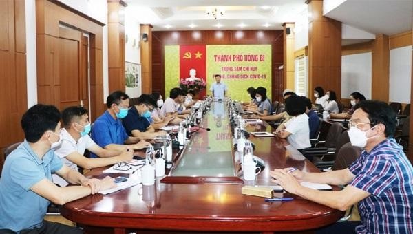 TP Uông Bí (Quảng Ninh) họp khẩn vì xuất hiện 41 trường hợp dương tính với COVID-19.