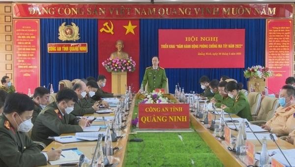 Thượng tá Nguyễn Quang Phương, Phó Giám đốc Công an tỉnh Quảng Ninh phát biểu chỉ đạo tại N Hội nghị.