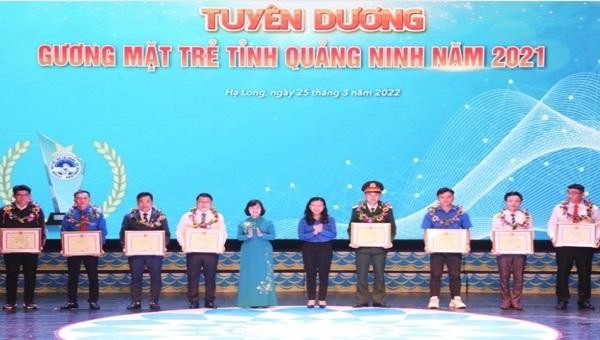 Các gương mặt trẻ tiêu biểu tỉnh Quảng Ninh năm 2021 được tuyên dương.