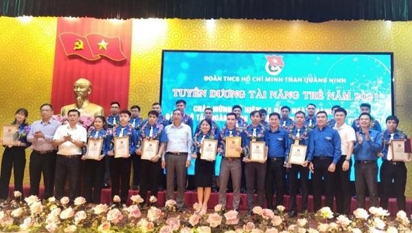 Đoàn Than Quảng Ninh tuyên dương 20 tài năng trẻ năm 2021.