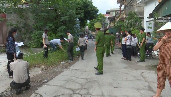 Cục Thi hành án dân sự tỉnh Hưng Yên tổ chức cưỡng chế thi hành án.