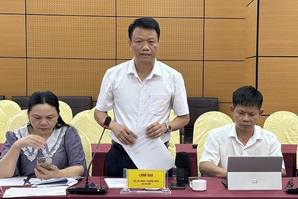 Phó Giám đốc Sở Lao động – Thương binh và Xã hội tỉnh Quảng Ninh Vũ Quang Trực, phát biểu tại hội nghị.