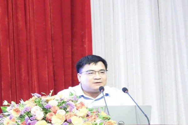 Phó Chánh Văn phòng Bộ Tư pháp (BTP) Lê Tuấn Phong, phát biểu tại lớp bồi dưỡng.