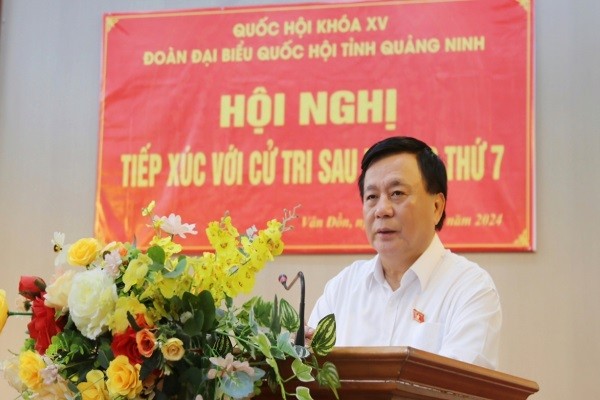  Ủy viên Bộ Chính trị Nguyễn Xuân Thắng phát biểu tại buổi tiếp xúc.