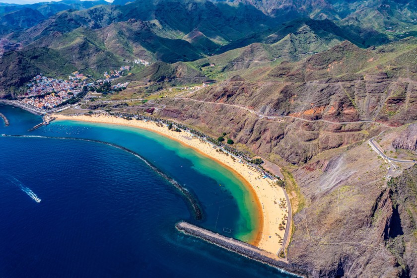 Bãi biển Playa de Las Teresitas 