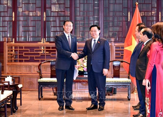 Chủ tịch Quốc hội Vương Đình Huệ tiếp ông Lã Trạch Tường, Phó Chủ tịch Tập đoàn Energy China kiêm Chủ tịch Energy China Quốc tế. 