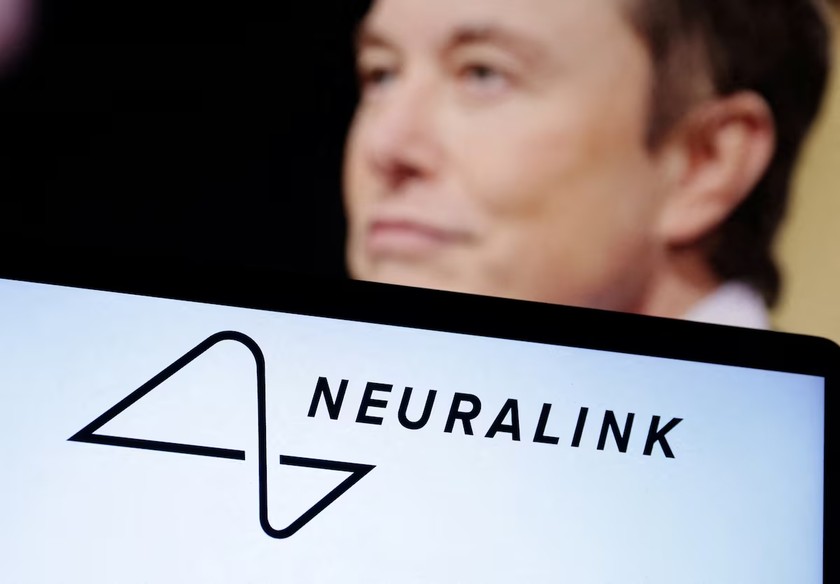 Neuralink của Elon Musk tuyển chọn bệnh nhân thử nghiệm cấy ghép chip não (Ảnh: Reuters)