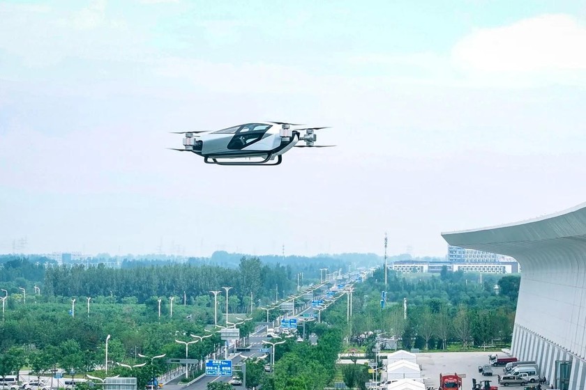 Ô tô bay xuất hiện trên bầu trời Bắc Kinh, Trung Quốc hôm 16/6. (Ảnh: Handout - SCMP) 