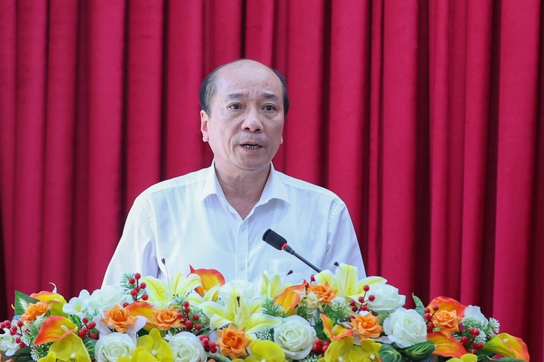 Chủ tịch UBND tỉnh Đắk Lắk báo cáo tại cuộc làm việc - Ảnh: VGP/Nhật Bắc