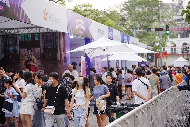 Chương trình đã thu hút 30 nghìn khán giả đến tham gia