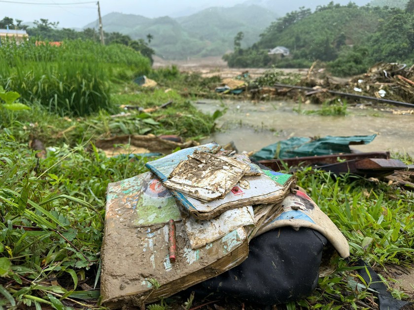 Tang thương Làng Nủ: Đã phát hiện 30 thi thể