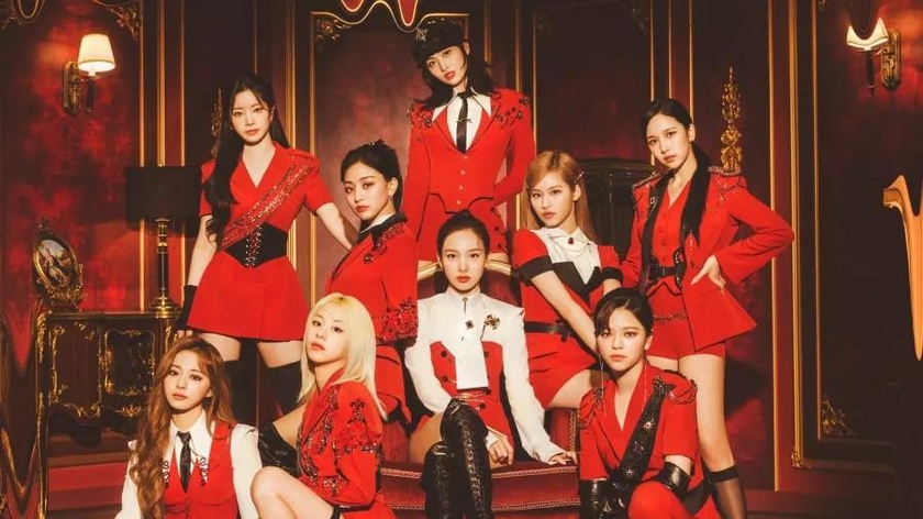 TWICE vừa có thêm thành tích mới. Ảnh: JYP.