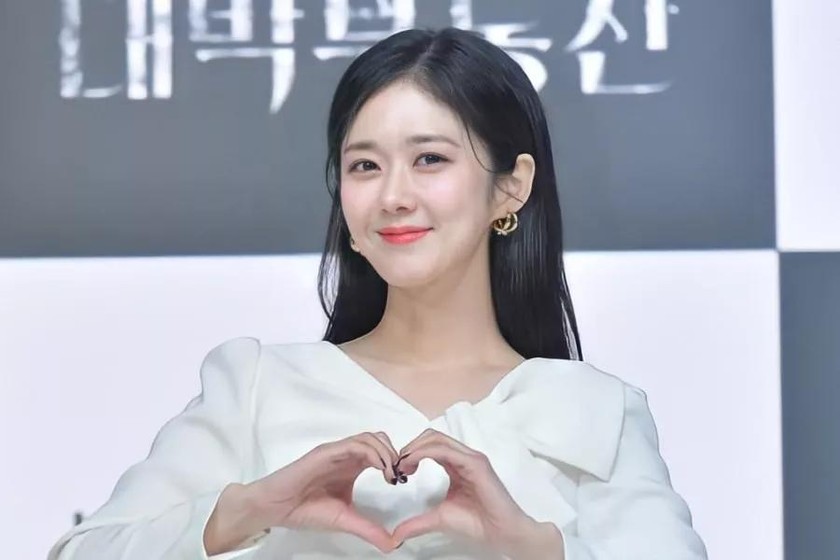 Jang Nara làm đám cưới ở tuổi 41.