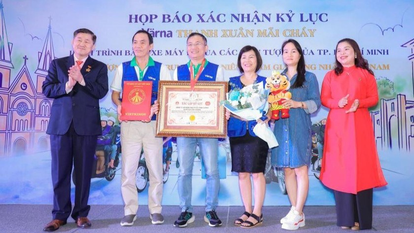 Chiến dịch “Thanh xuân mãi cháy” nhận bằng xác lập Kỷ lục. Ảnh: BTC.