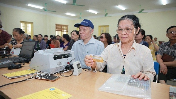 Hà Nội sẽ chi trả gộp 2 tháng lương hưu, trợ cấp BHXH