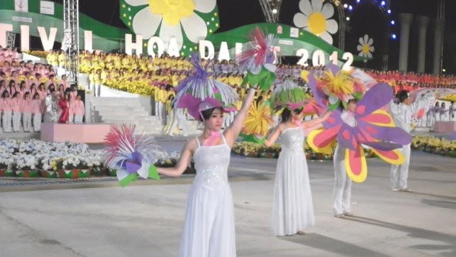 lLễ khai mạc Festival hoa 2012.