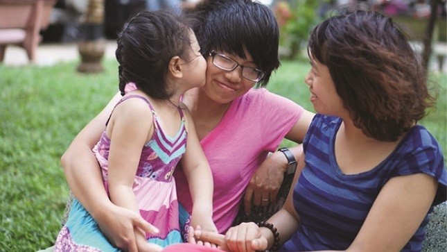 Gia đình hạnh phúc của Yến - Hương.