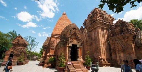 Tháp bà Ponagar. Ảnh: Minh Đức.