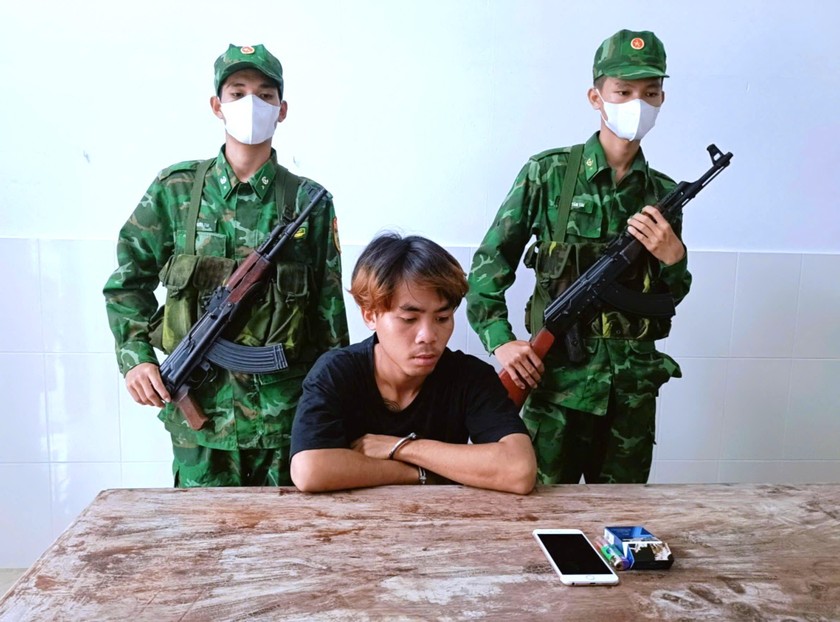 Đối tượng Trương Bảo Trân khai nhận hành vi tàng trữ trái phép chất ma tuý.
