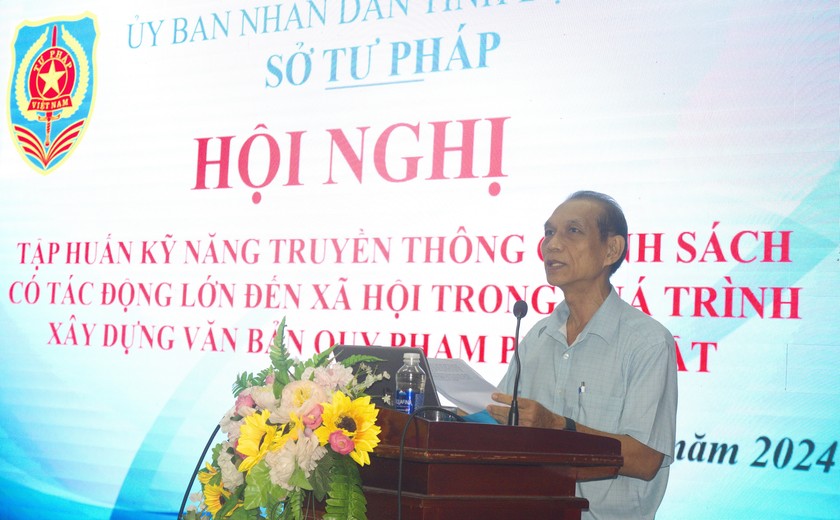 Ông Trần Minh Đức - Phó Giám đốc Sở Tư pháp Bạc Liêu, phát biểu khai mạc Hội nghị tập huấn.