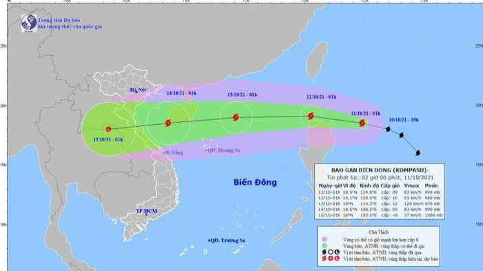 Bão Kompasu hướng vào Biển Đông. Ảnh: Tổng cục Khí tượng Thủy văn