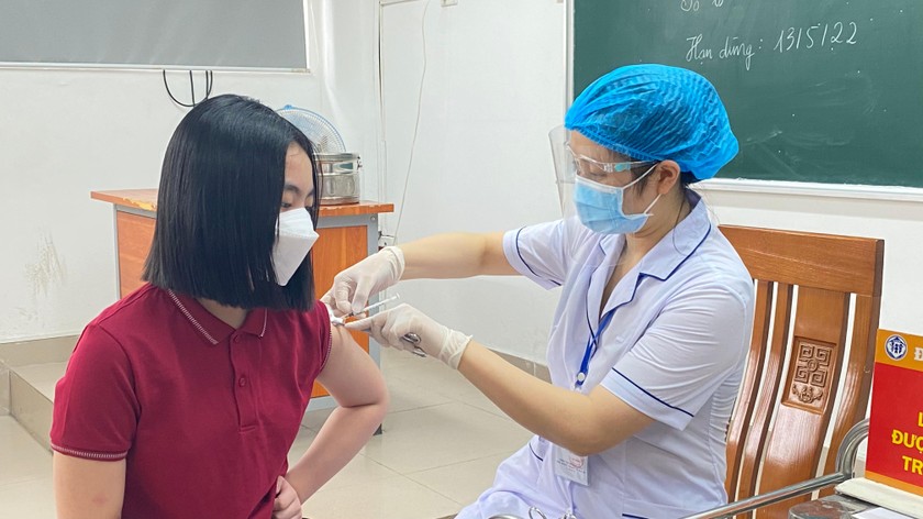 Ngay khi được phân bổ vaccine, Hà Nội đã triển khai tiêm vaccine ngừa COVID--19 cho trẻ từ 5 đến dưới 12 tuổi. Ảnh: Ngọc Nga