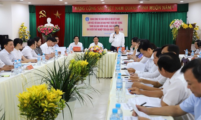 Đoàn công tác BHXH Việt Nam làm việc với Ban Chỉ đạo Phát triển đối tượng tham gia BHXH, BHYT, BH thất nghiệp tỉnh Long An.