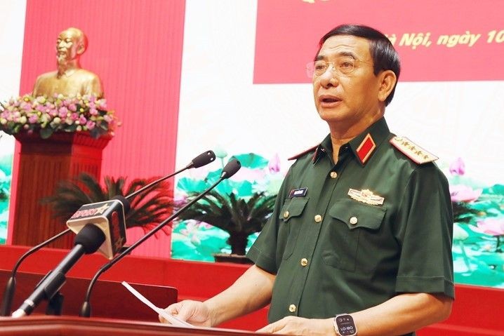 Đại tướng Phan Văn Giang, Ủy viên Bộ Chính trị, Phó bí thư Quân ủy Trung ương, Bộ trưởng Bộ Quốc phòng chủ trì hội nghị.