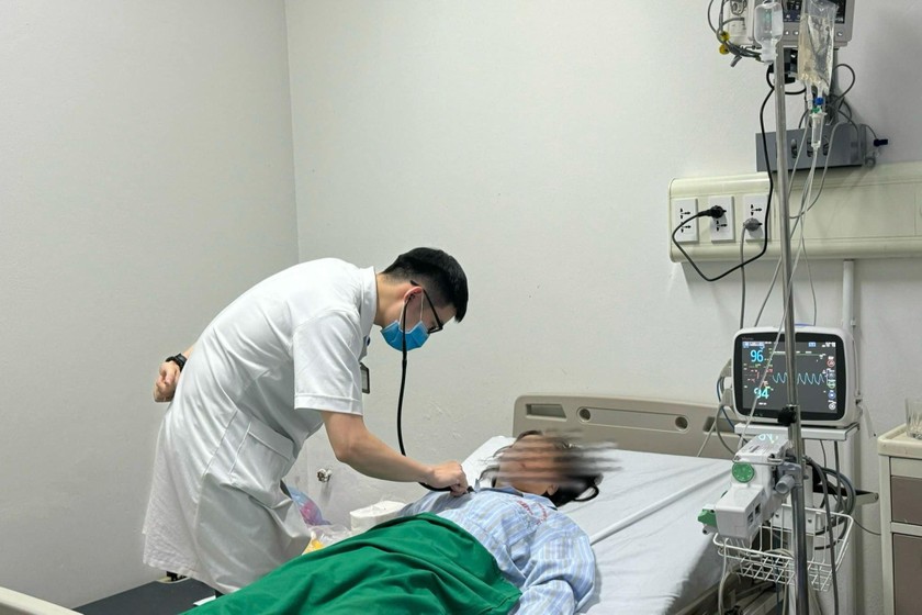 Sau thời gian điều trị tại khoa Cấp Cứu, bệnh nhân đã cắt sốt và không phải thở ôxy. Ảnh: Bệnh viện cung cấp