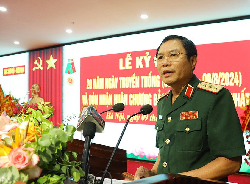 Thượng tướng Nguyễn Tân Cương phát biểu chỉ đạo tại buổi lễ.
