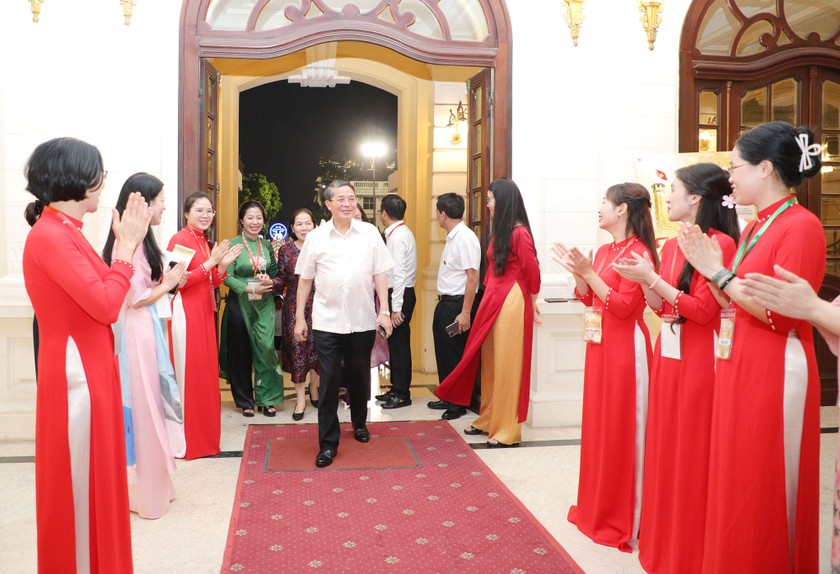 Phó Chủ tịch Quốc hội Nguyễn Đức Hải tới dự Chương trình nghệ thuật đặc biệt “Nắng Ba Đình”. Ảnh: Khánh Duy
