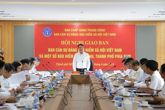 Ban Cán sự Đảng BHXH Việt Nam tại một Hội nghị giao ban với một số BHXH tỉnh, thành phố khu vực phía Nam.