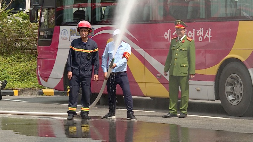 Cảnh giác bà hỏa hỏi thăm vì đốt vàng mã trong những ngày hội Xuân