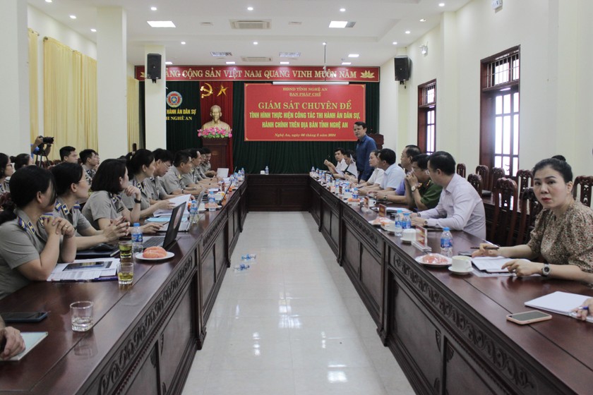 Toàn cảnh cuộc họp giám sát tình hình thực hiện công tác thi hành án dân sự, hành chính trên địa bàn tỉnh Nghệ An.